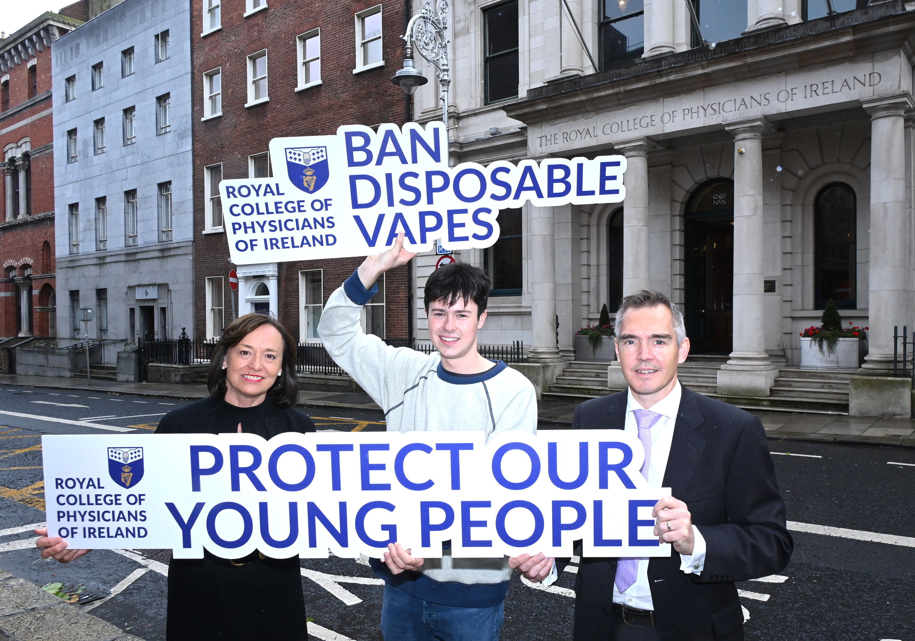are vapes banned in ireland Royal College of Physicians of Ireland's Faculty of Paediatrics strongly  supports the need for legislation to ban disposable vapes
